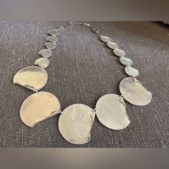 Anne-Marie Chagnon statement necklace - linked pewter disks - 21 in - Picture 3 of 7